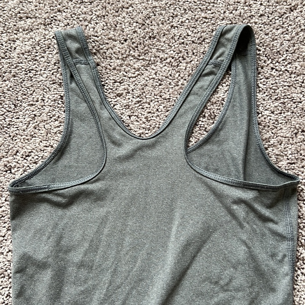 NIKE Pro Racerback Workout Tank Top - Picture 4 of 4